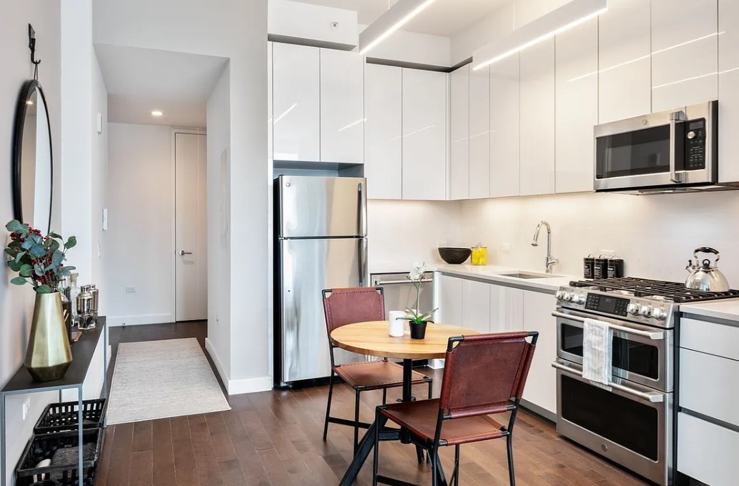 511 West 36th St., manhattan, NY - 3,620 USD/ month