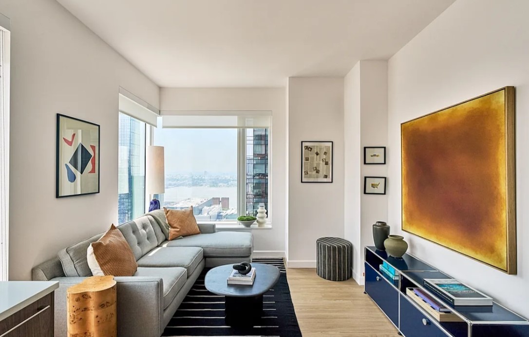 457 West 40th St., manhattan, NY - 6,498 USD/ month