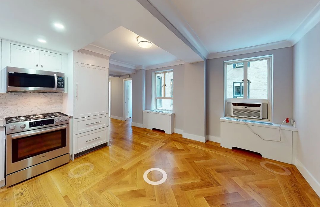 256 West 97th St., manhattan, NY - 5,329 USD/ month