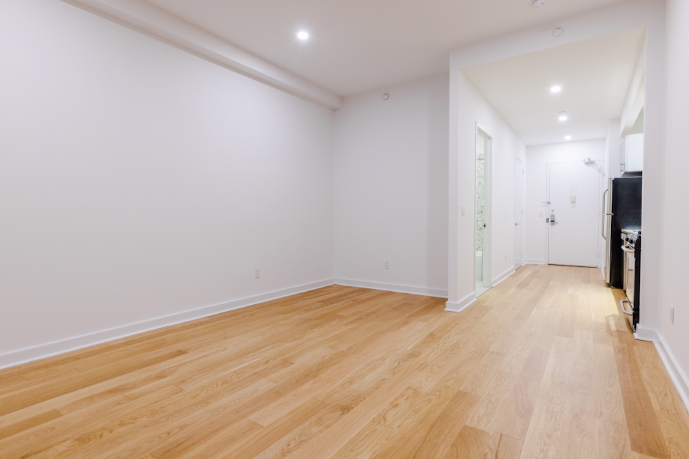 43 Exchange Pl., manhattan, NY - 3,325 USD/ month