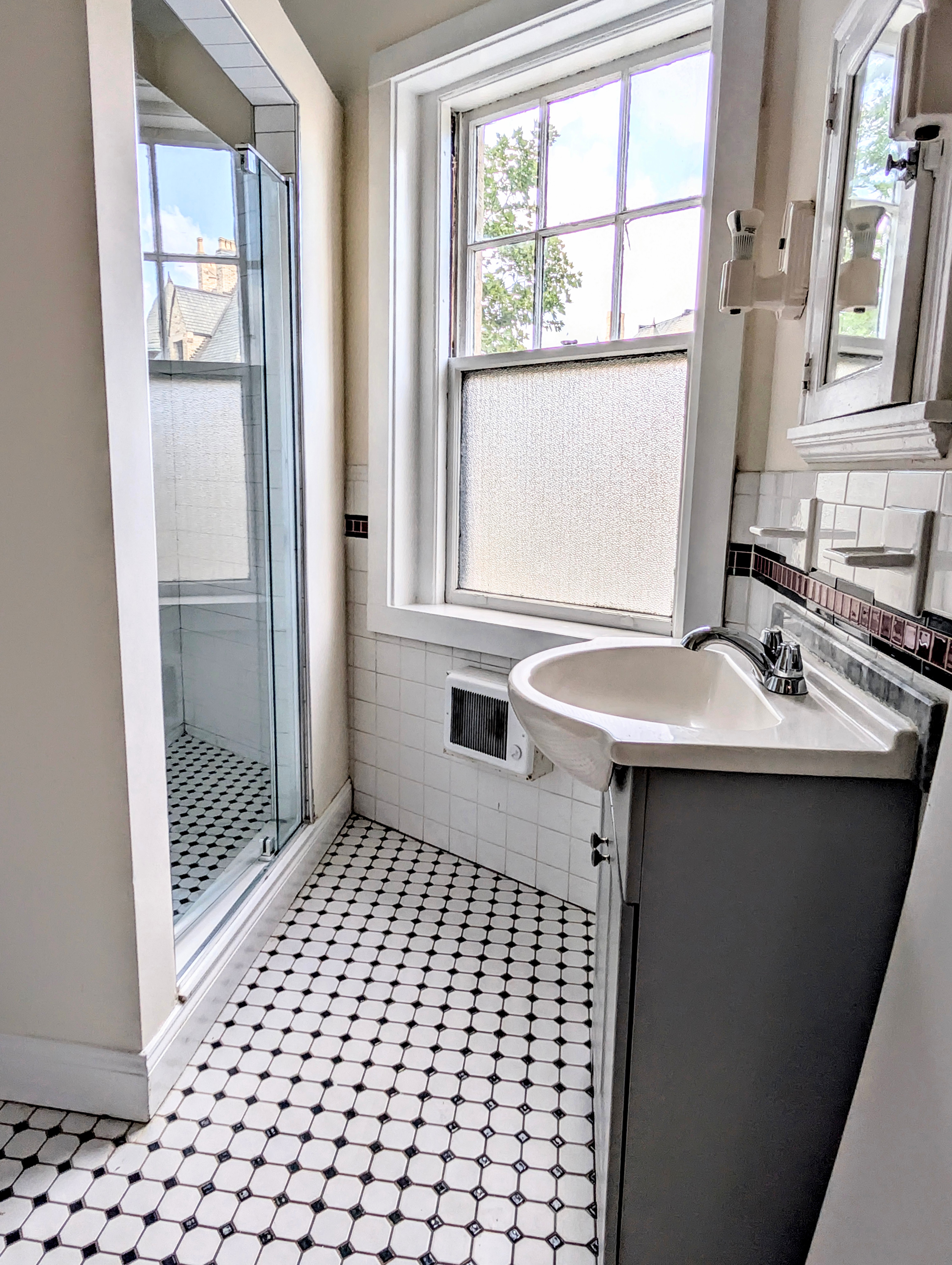 2 Claflin Rd. — Washington Square