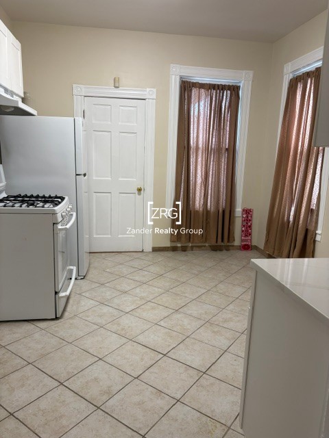 Photos of apartment on Millet St.,Boston MA 02124