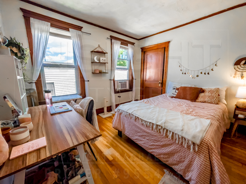 26 Saint Rose St, Jamaica Plain