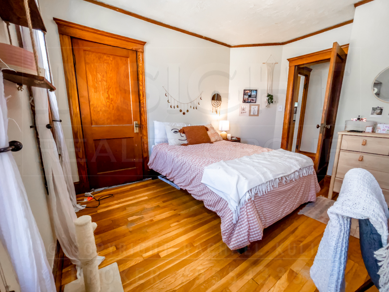 26 Saint Rose St, Jamaica Plain