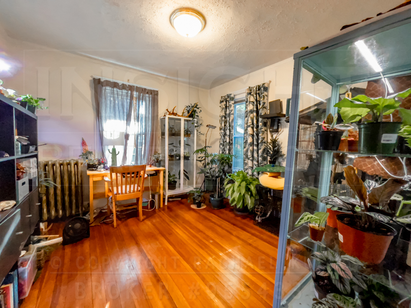 8 Parkton Rd, Jamaica Plain