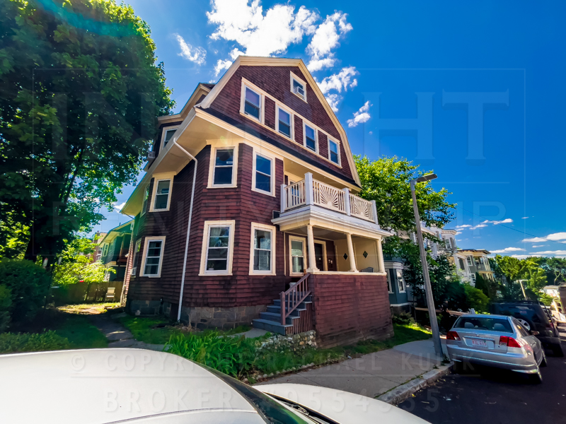 8 Parkton Rd, Jamaica Plain