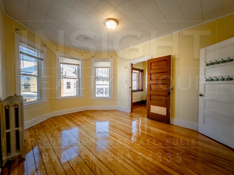 7 Adelaide St, Jamaica Plain