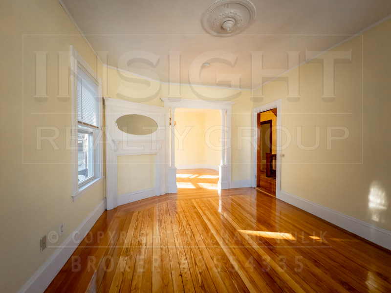 7 Adelaide St, Jamaica Plain