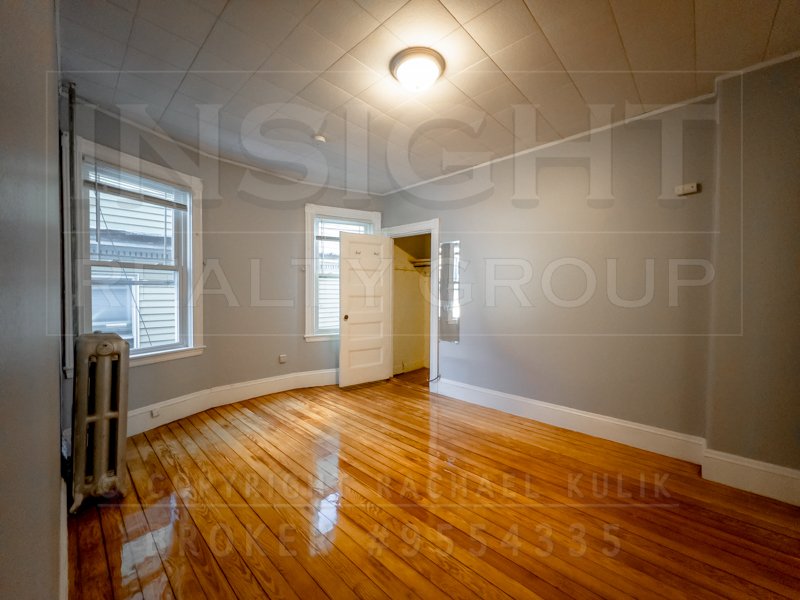 7 Adelaide St, Jamaica Plain