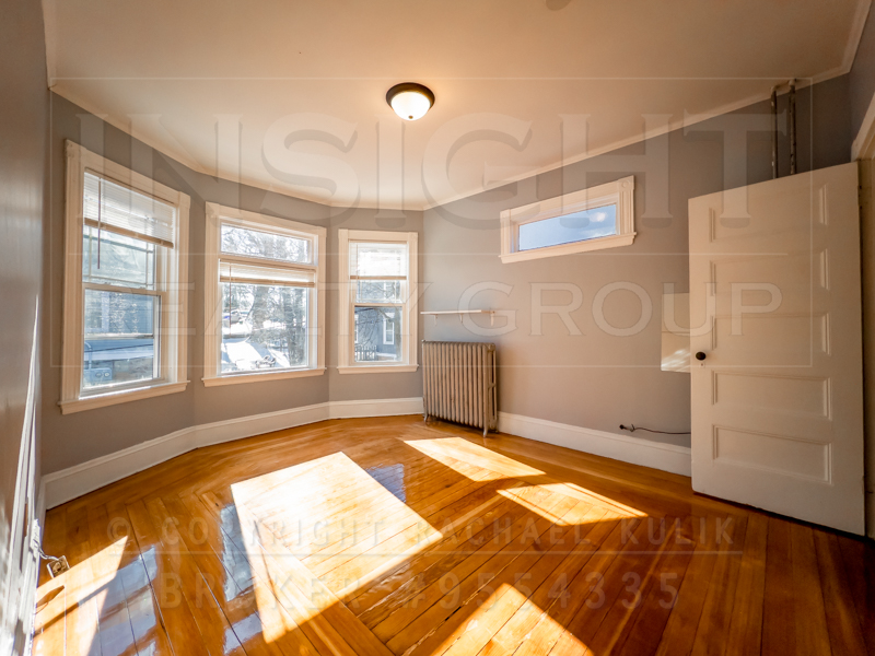 7 Adelaide St, Jamaica Plain