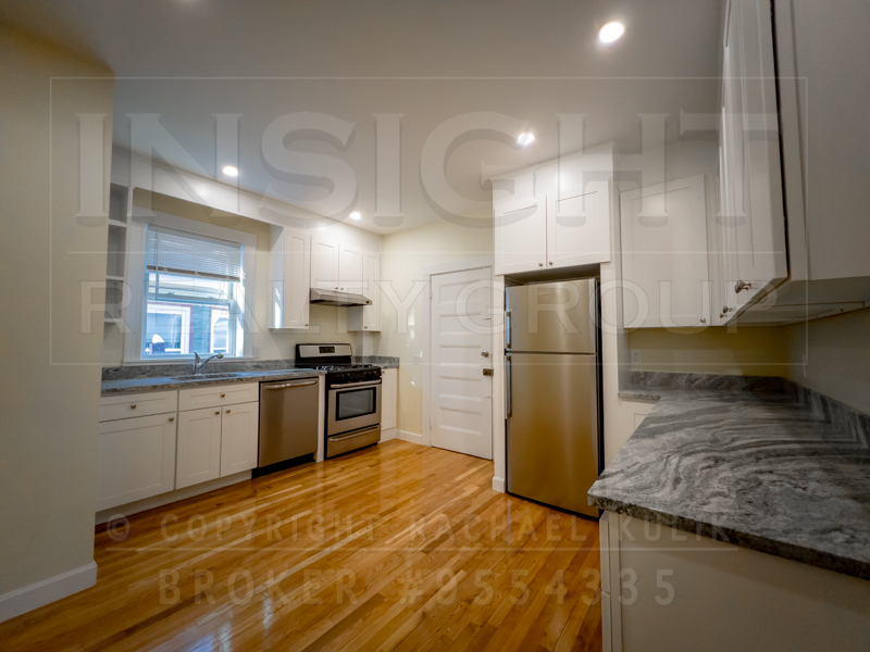 7 Adelaide St, Jamaica Plain