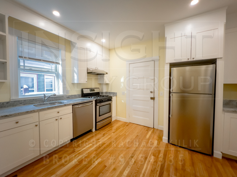 7 Adelaide St, Jamaica Plain