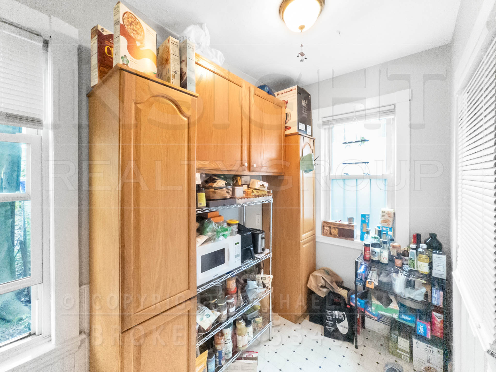 8 Parkton Rd, Jamaica Plain