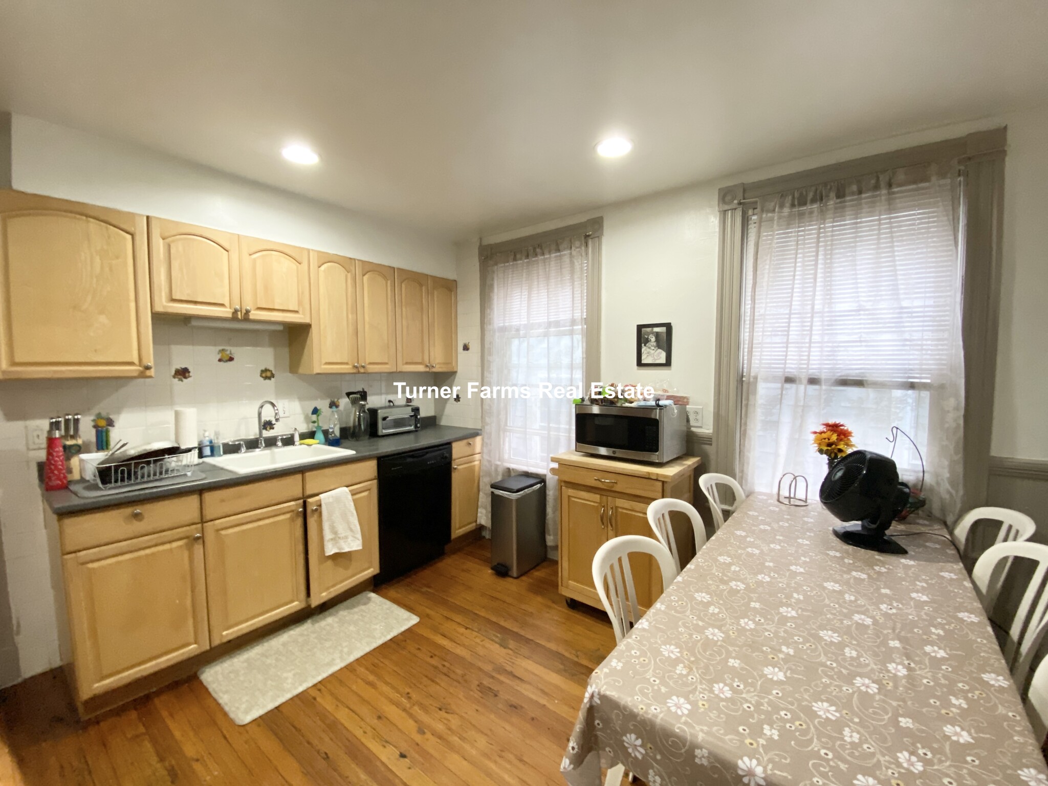 10 Sachem St., Boston, MA - 5,500 USD/ month