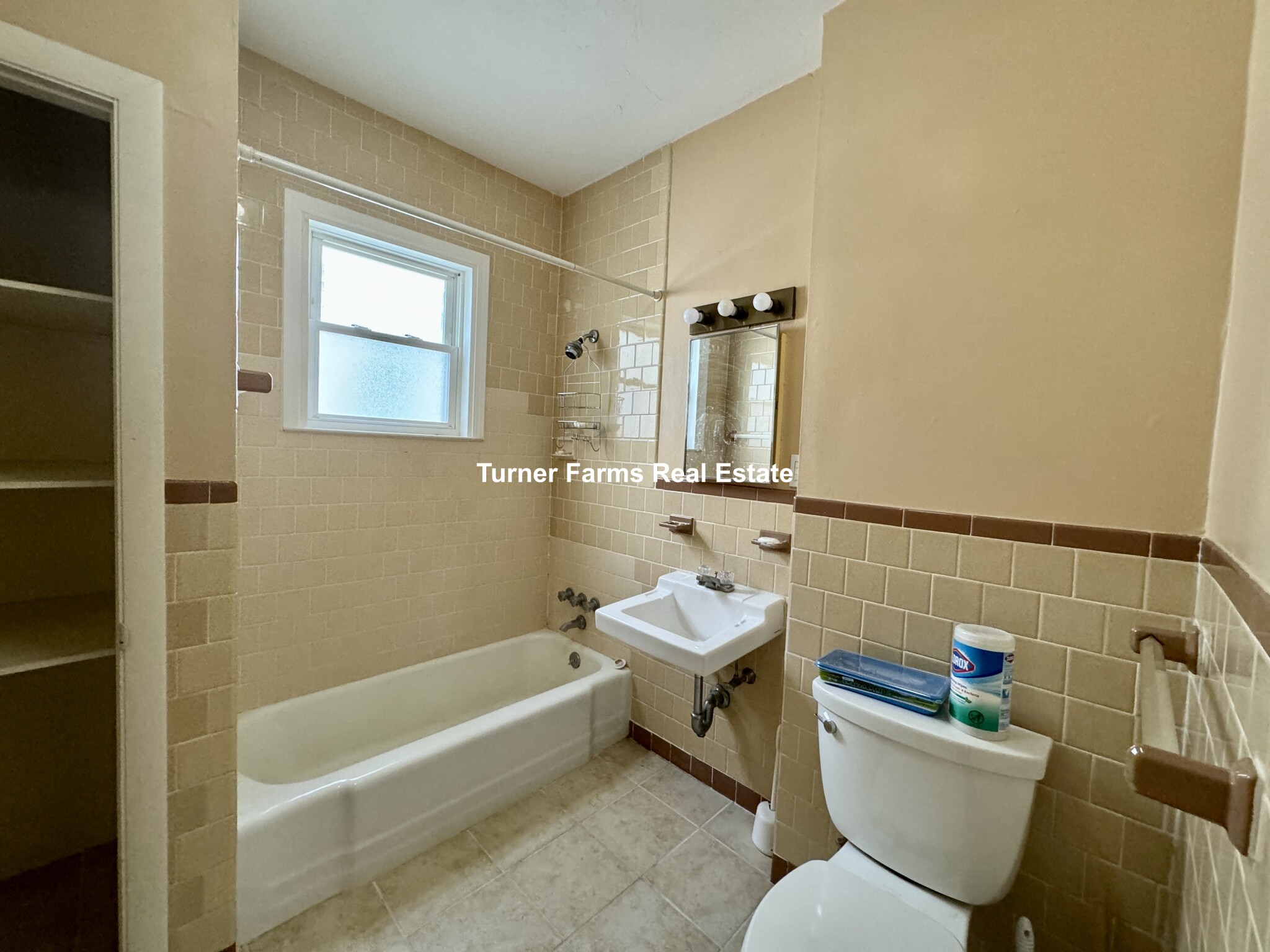 Photos of apartment on Electric Ave.,Somerville MA 02144