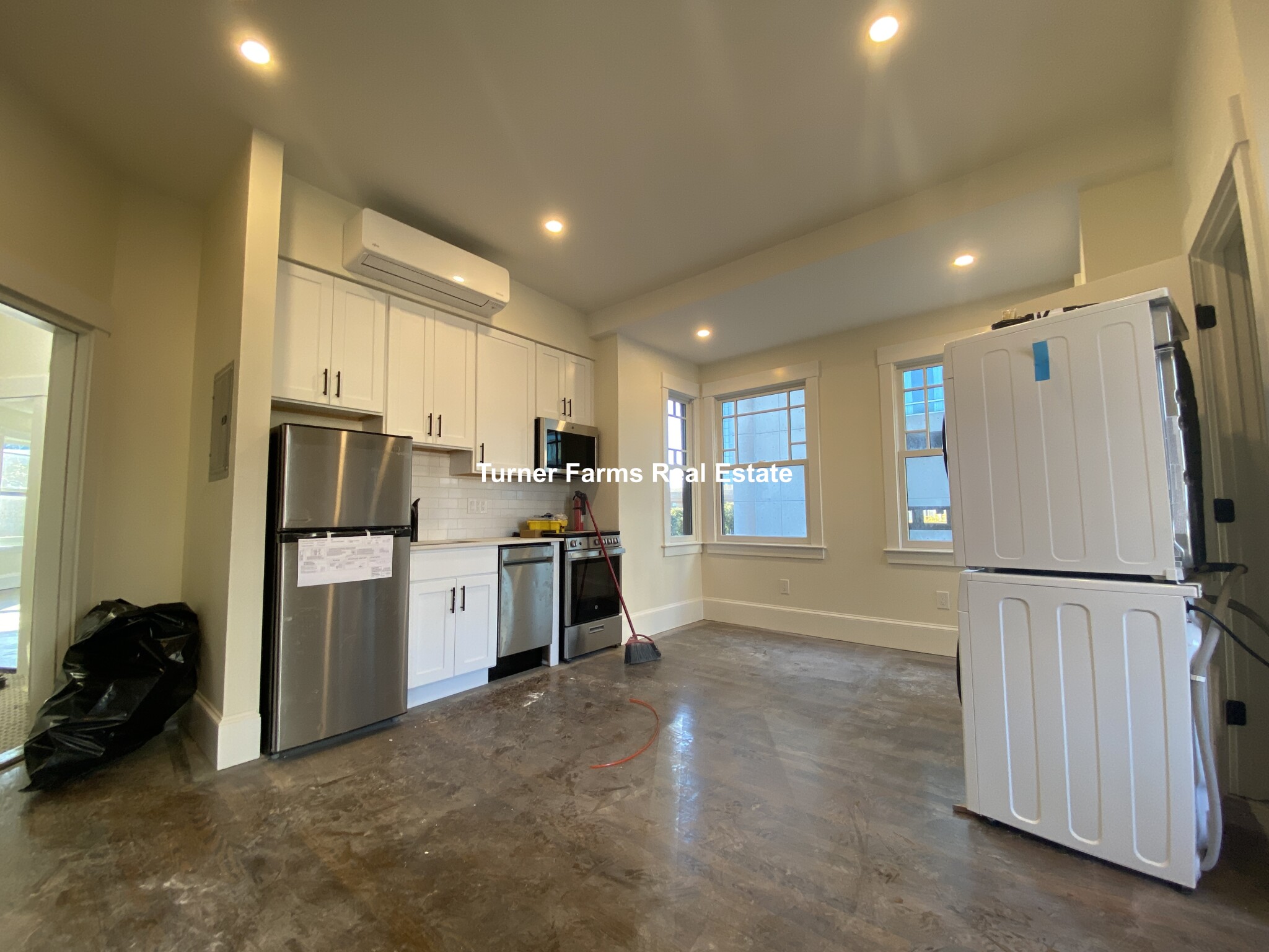 261 West Newton, Boston, MA - 3,090 USD/ month