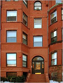 1061 Beacon St, Longwood