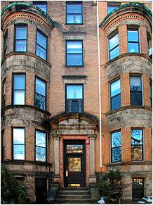 1077 Beacon St, Longwood