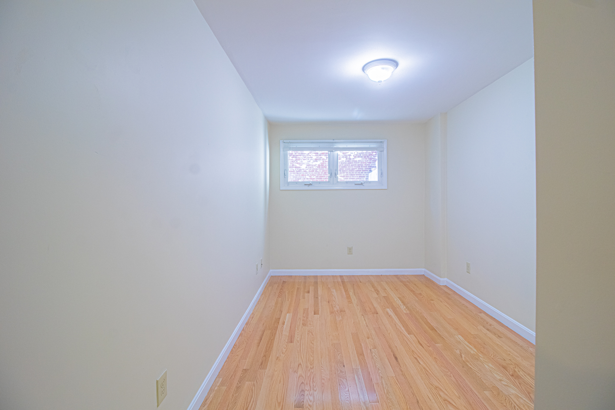 152 Salem, North End