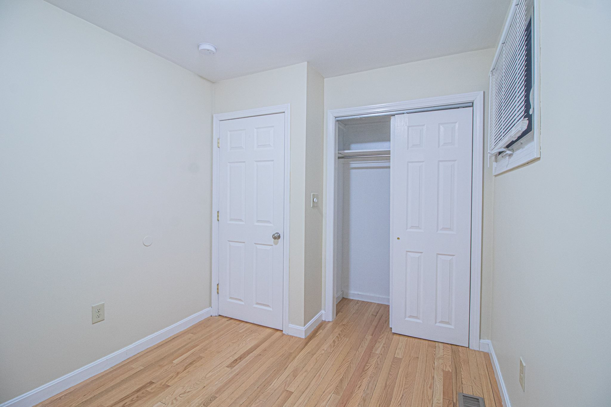 152 Salem, North End