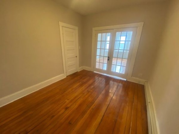 3 bed, 1 bath apartment for rent at 39 Forest Unit 1, Roxbury — photo 2 of 4