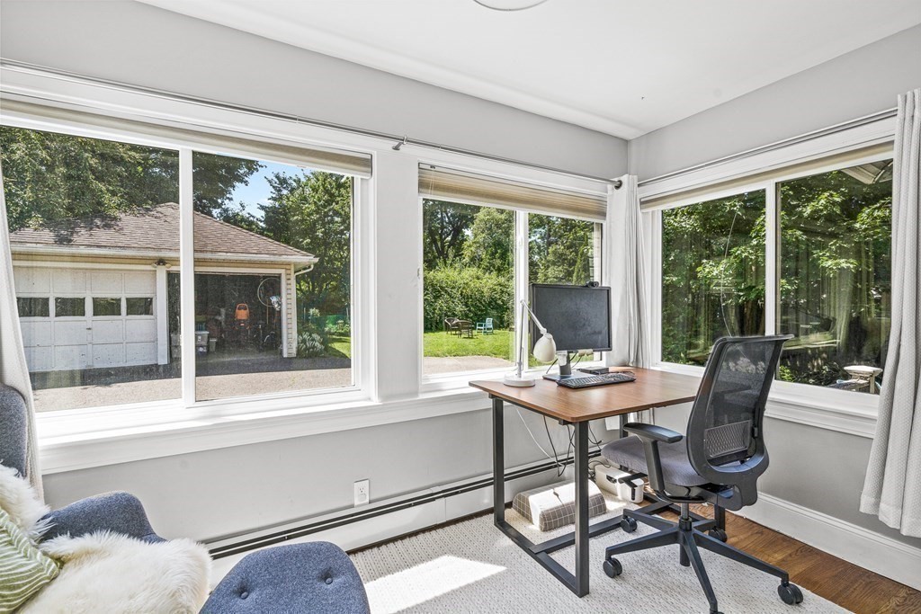 5 York Rd, Belmont Center