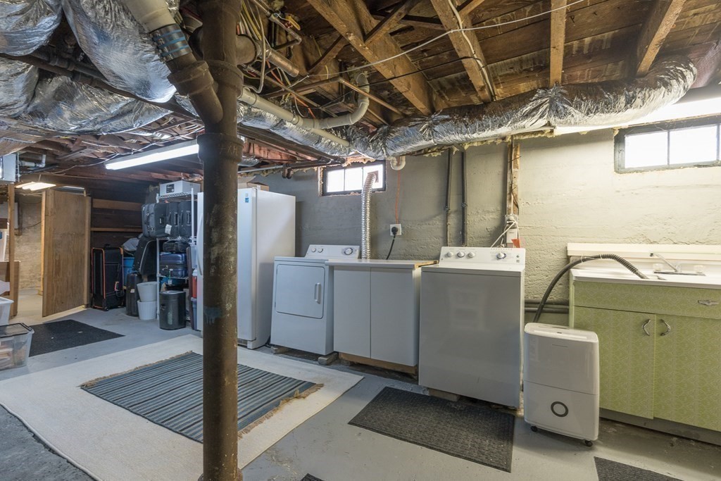 5 York Rd, Belmont Center