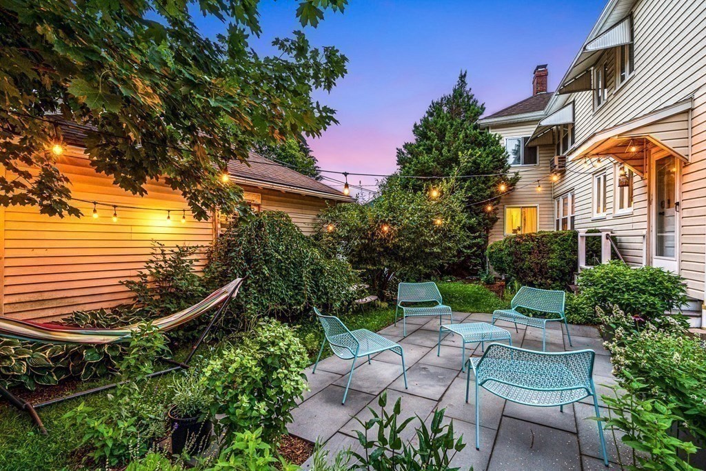 5 York Rd, Belmont Center