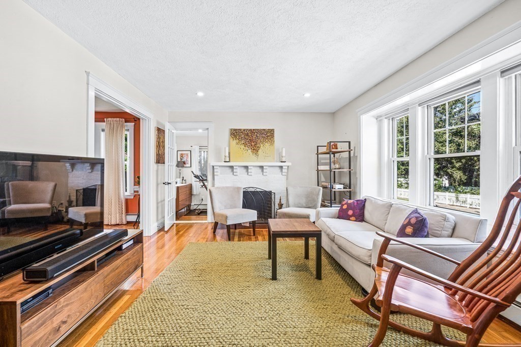 5 York Rd, Belmont Center