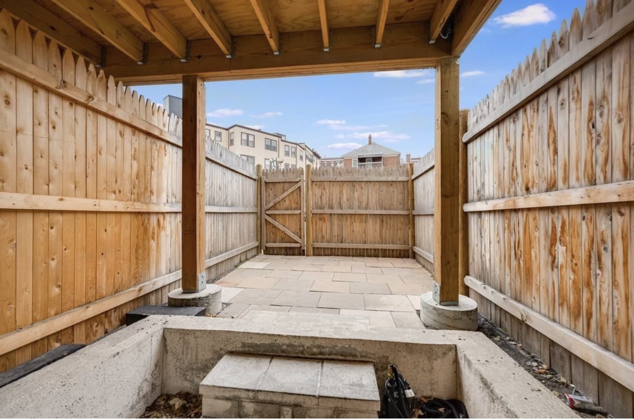 1718 Commonwealth Ave, Brighton