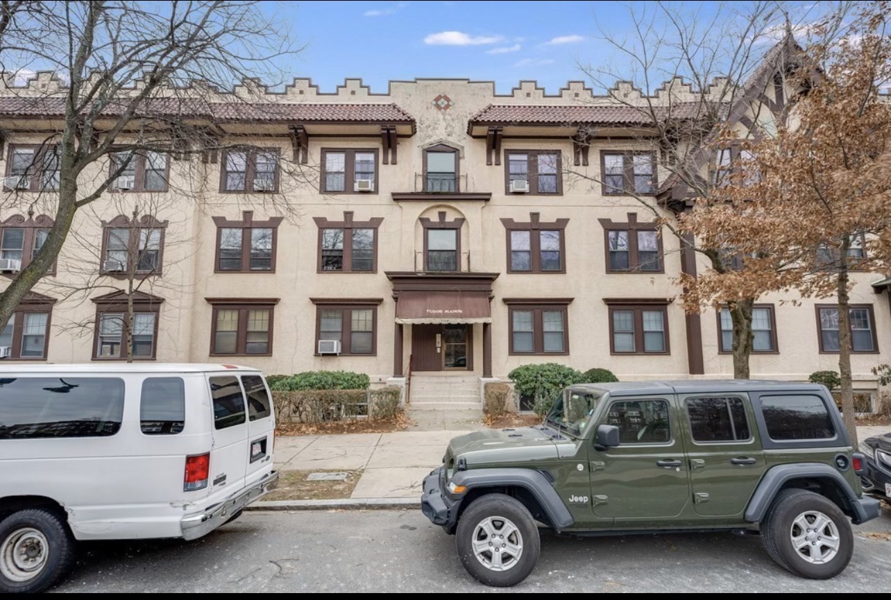 1718 Commonwealth Ave, Brighton