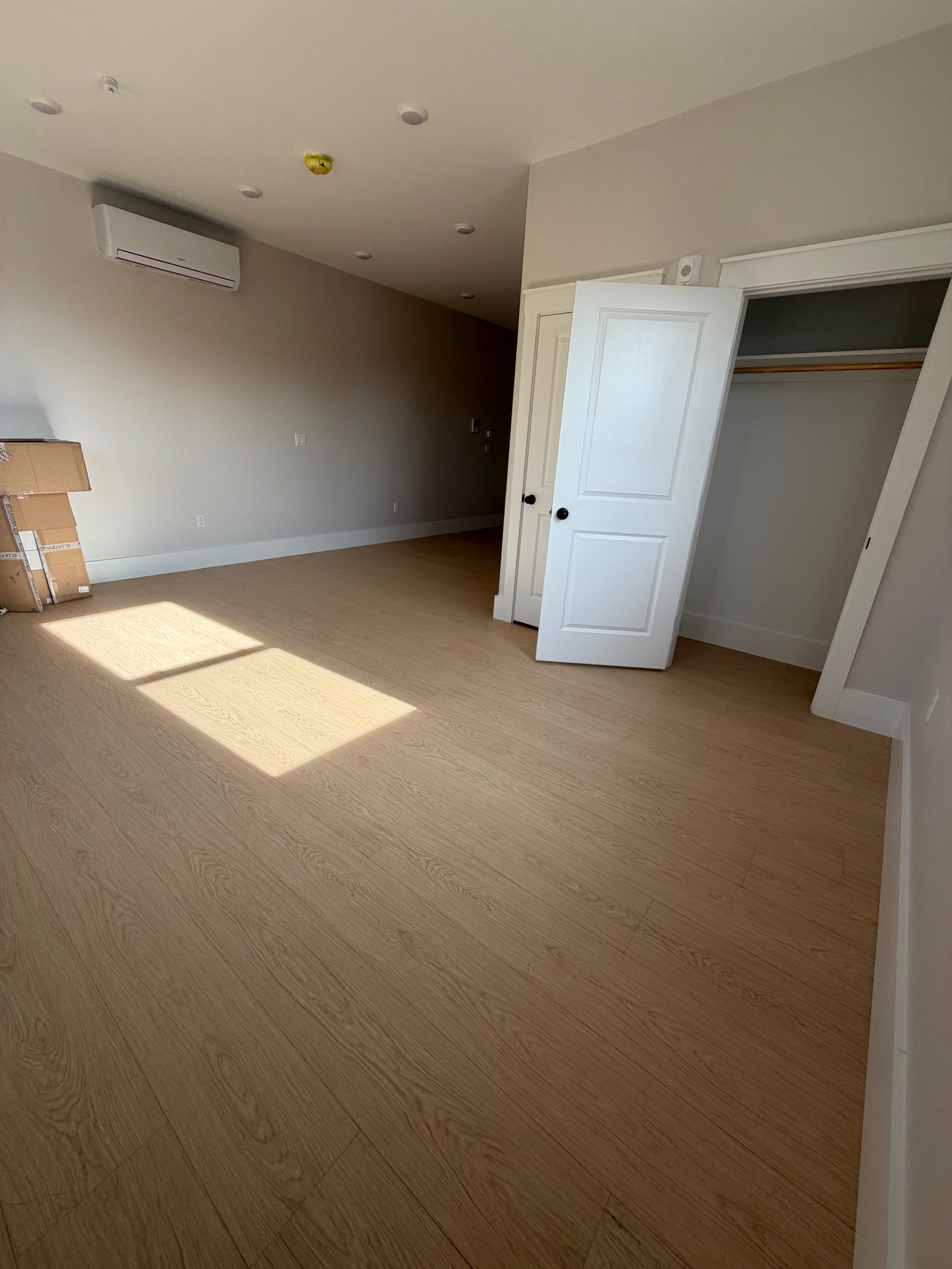 Photos of apartment on Elm St.,Everett MA 02149