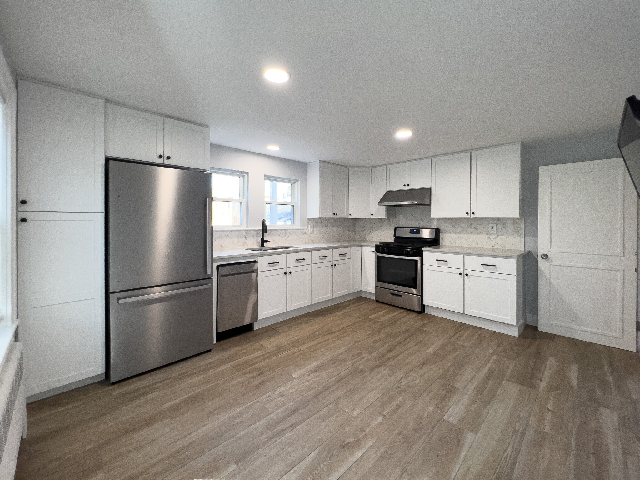 19 21 Bridges Ave, Newtonville