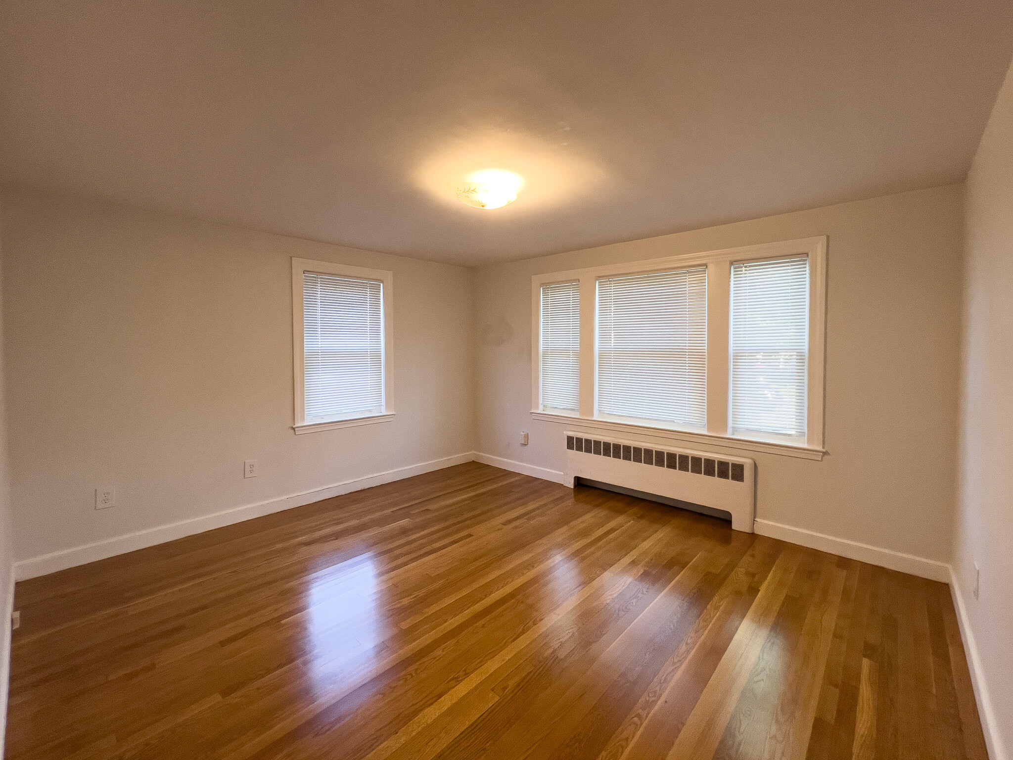 19 21 Bridges Ave, Newtonville