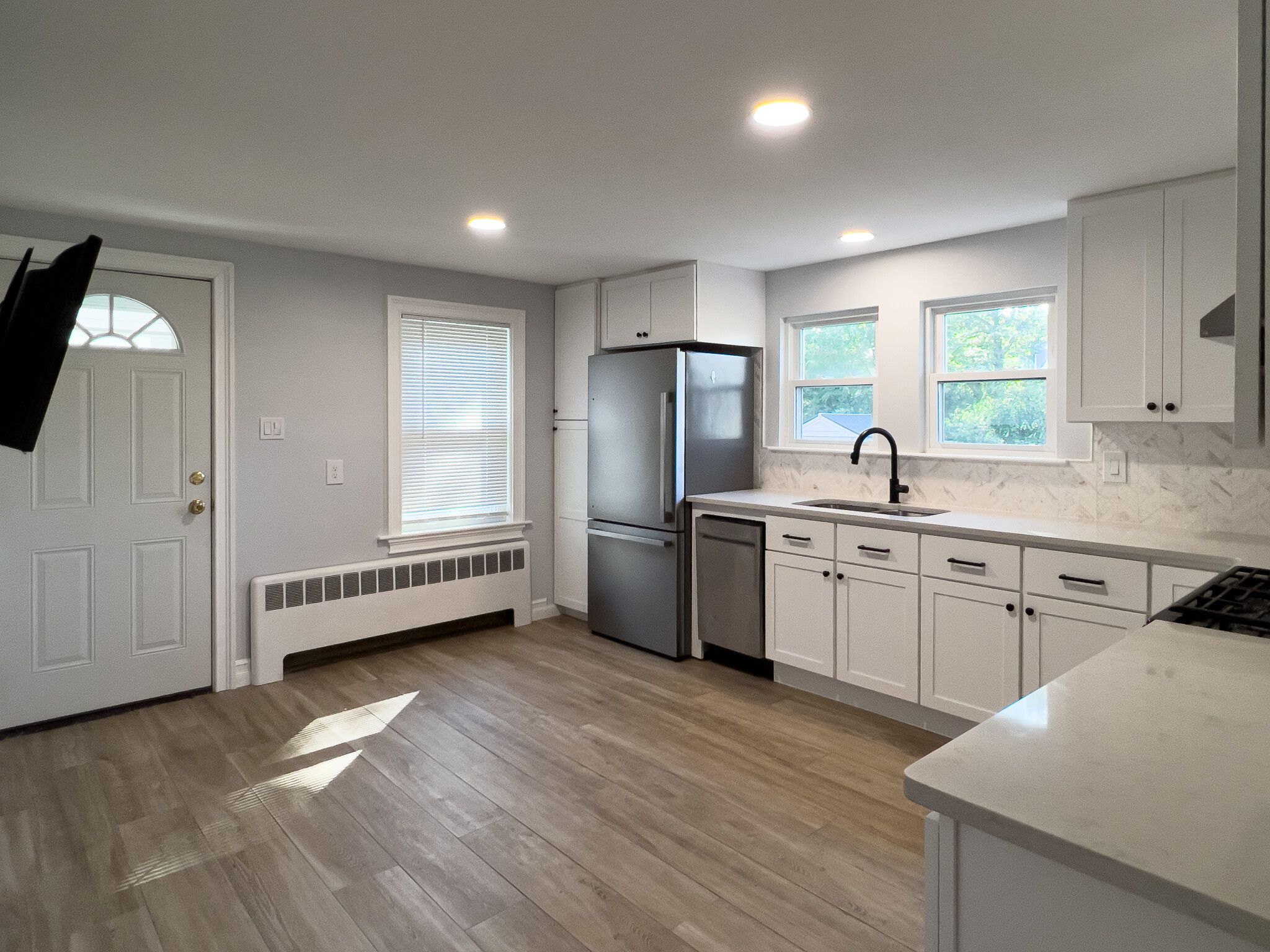 19 21 Bridges Ave, Newtonville