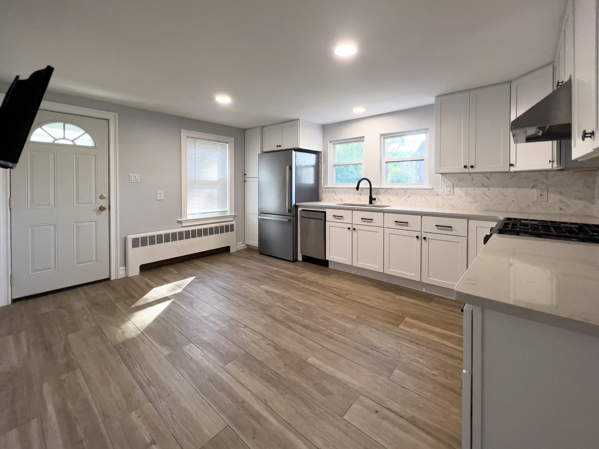 19 21 Bridges Ave, Newtonville