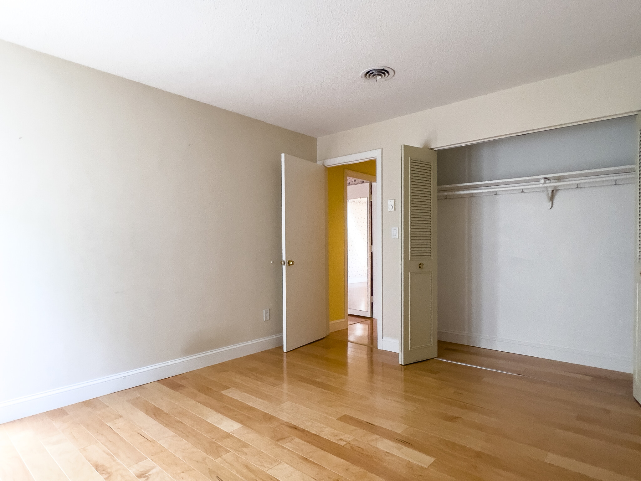 1210 Greendale Ave, Needham