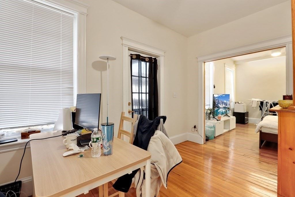 21 Royal St, Allston