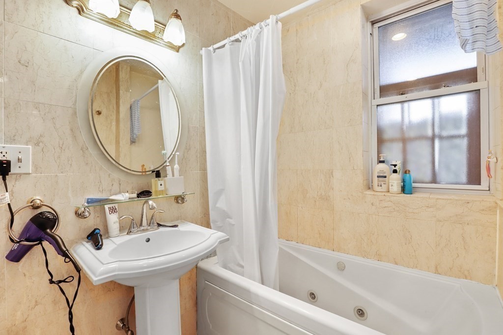 21 Royal St, Allston