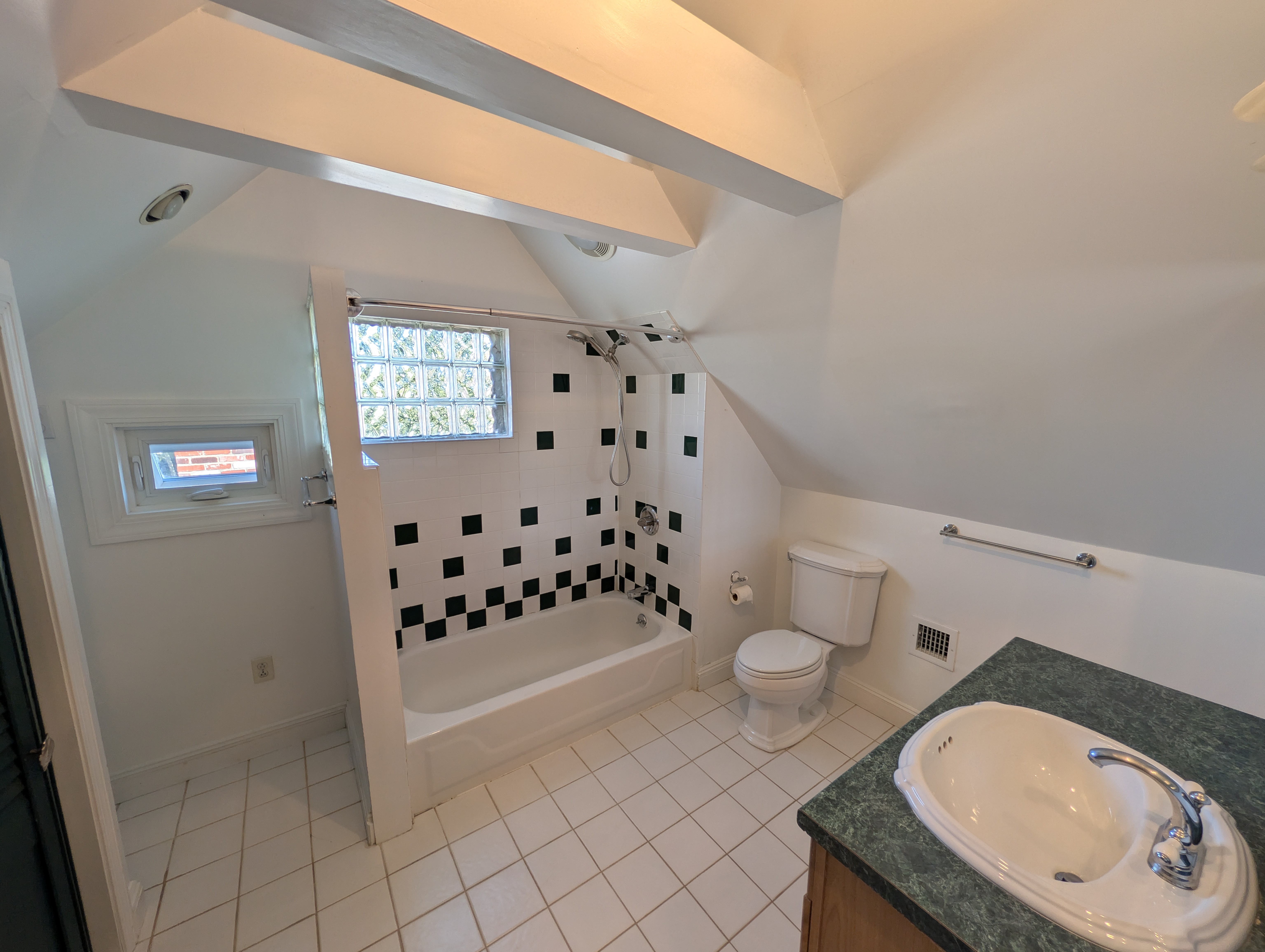 Photos of apartment on Maple St.,Watertown MA 02472