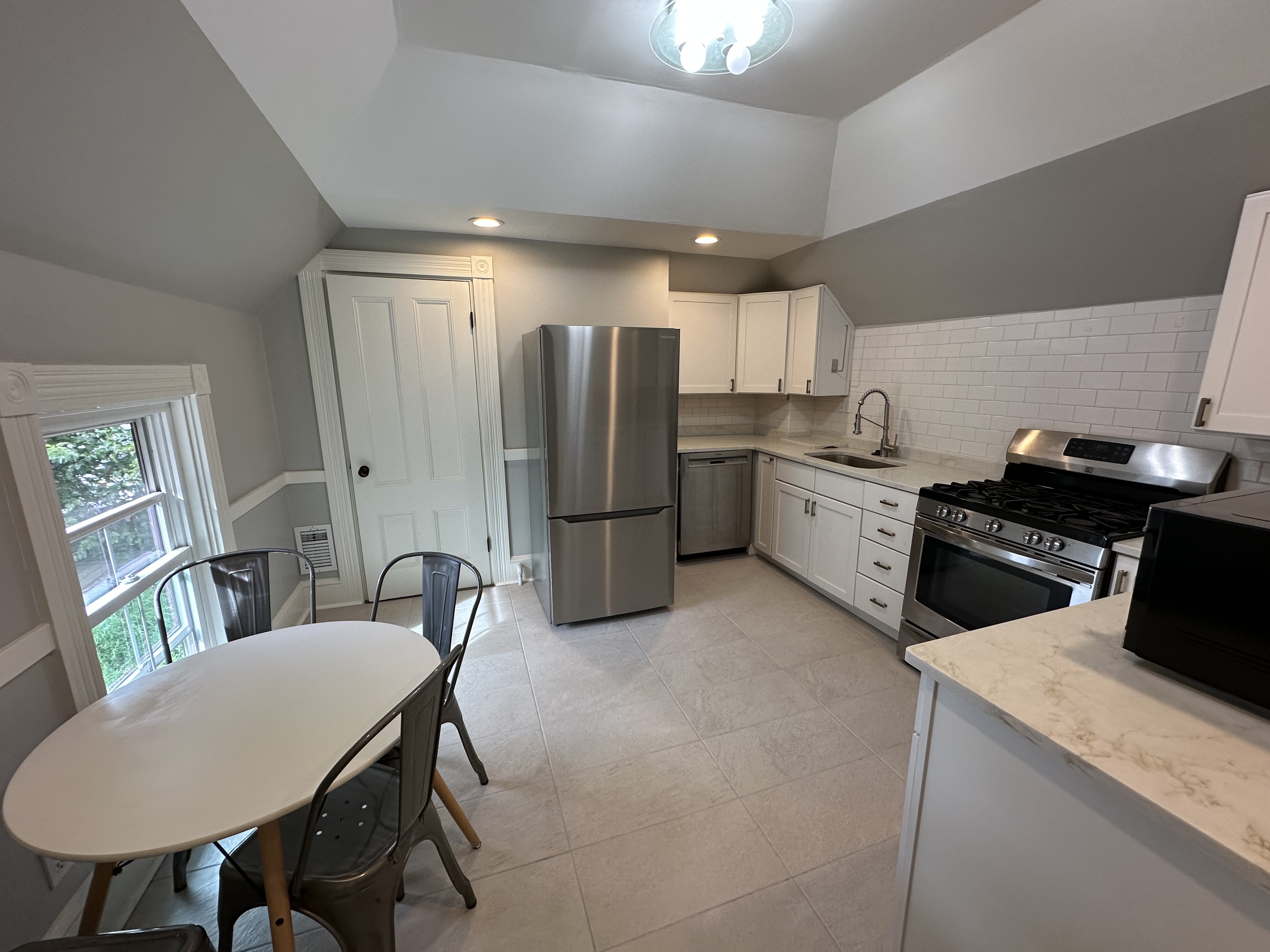 Pictures of  property for rent on Maple St., Watertown, MA 02472