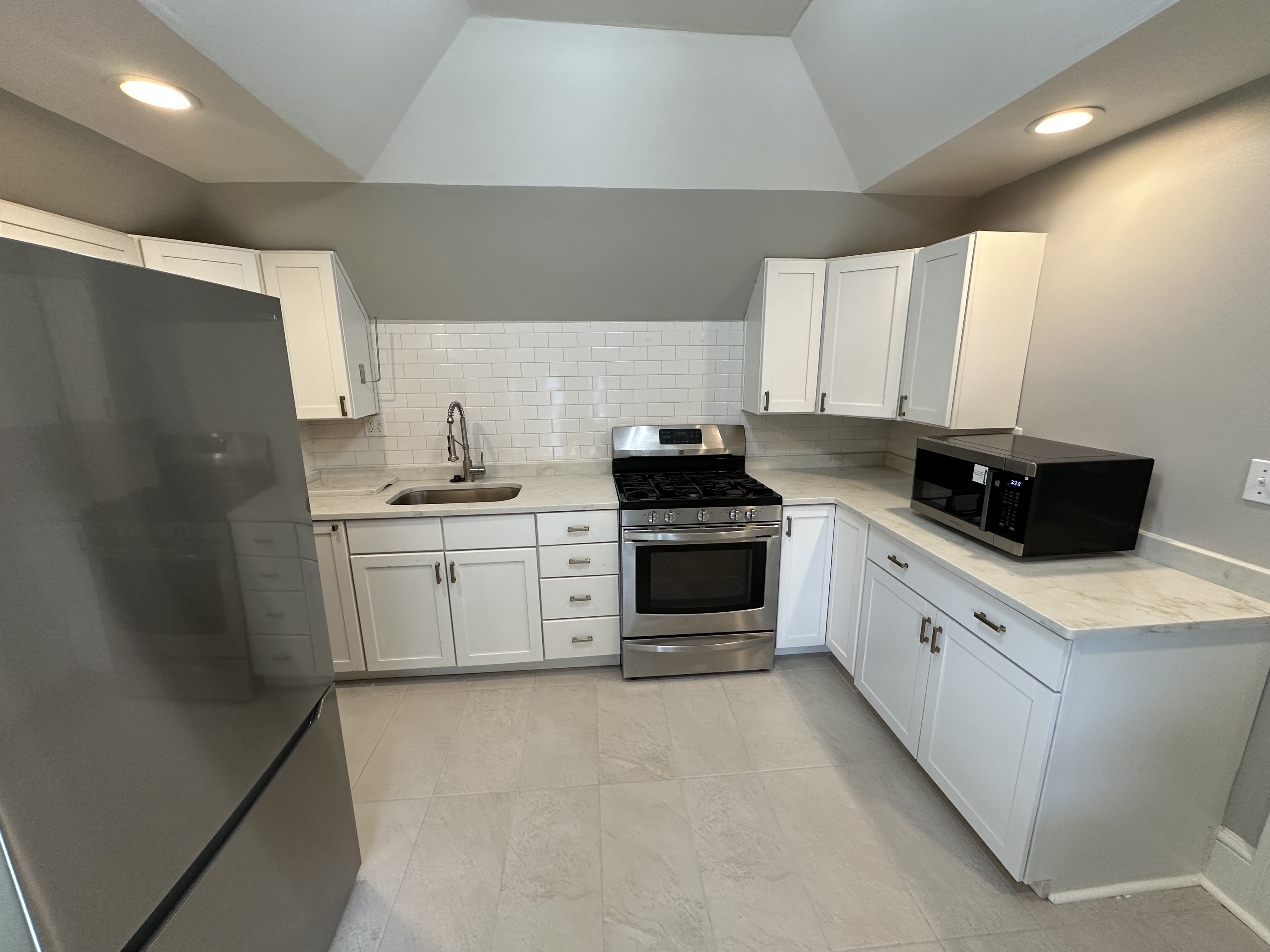 Photos of apartment on Maple St.,Watertown MA 02472