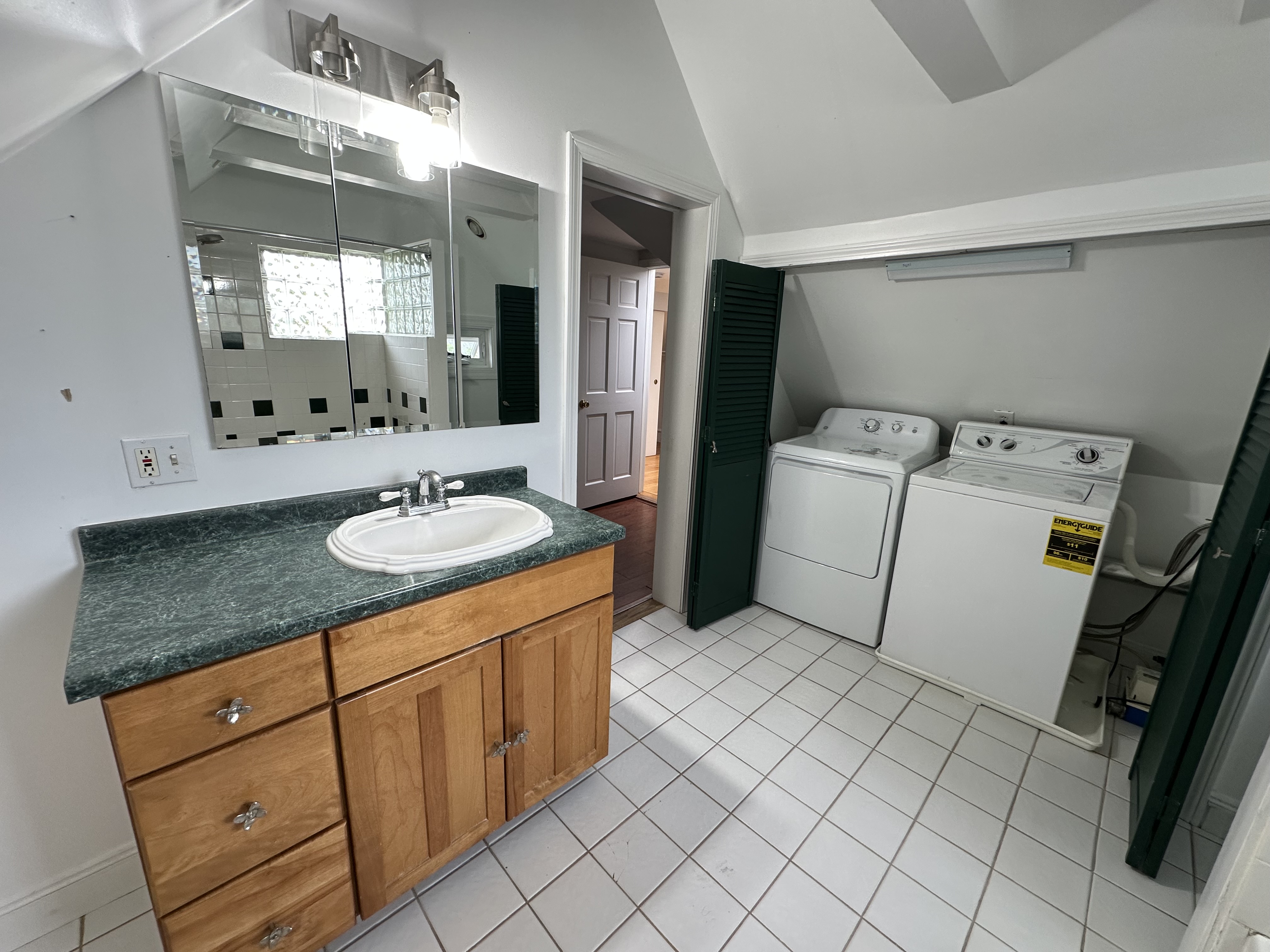 Photos of apartment on Maple St.,Watertown MA 02472