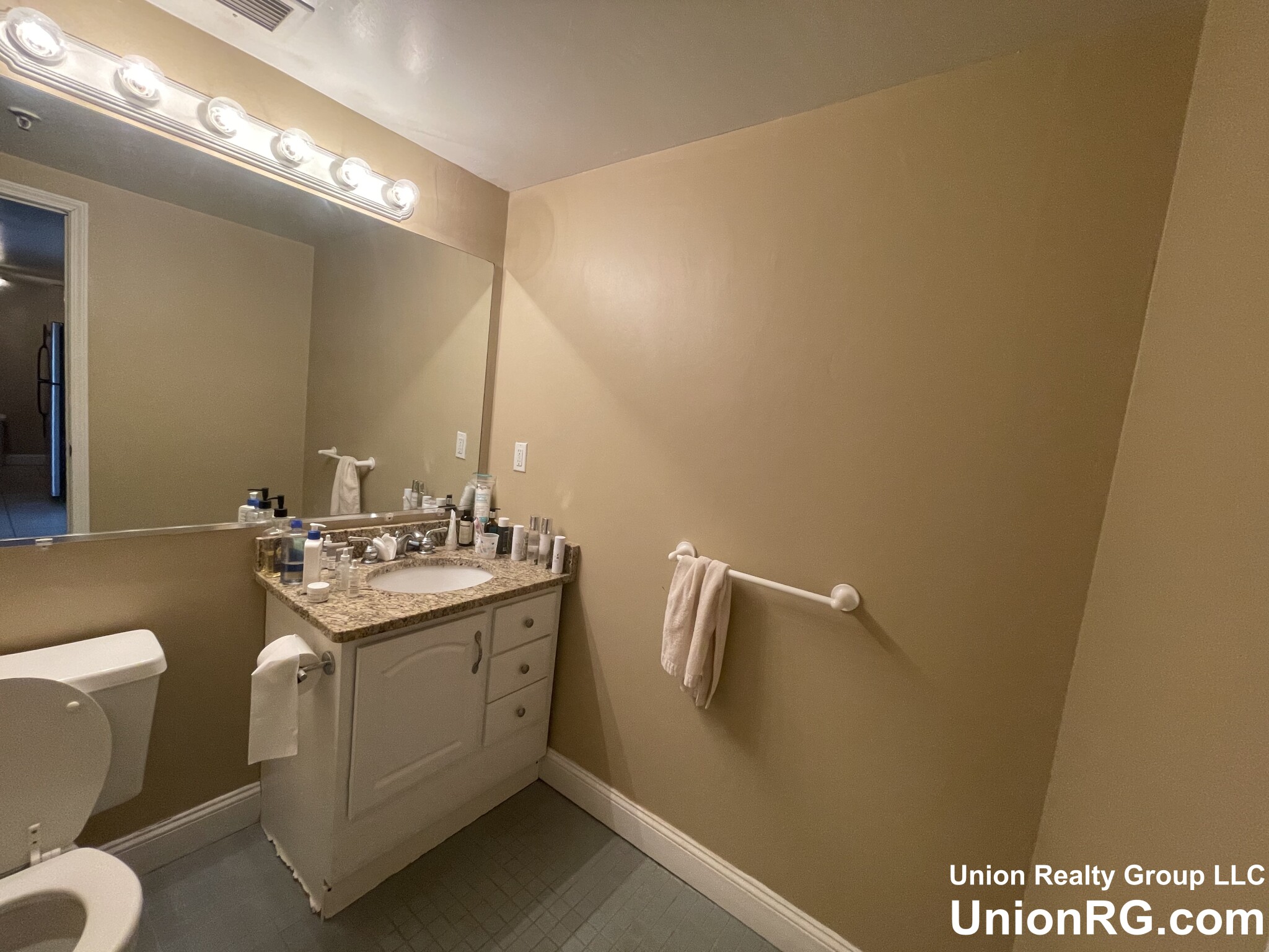 15 North Beacon St, Allston