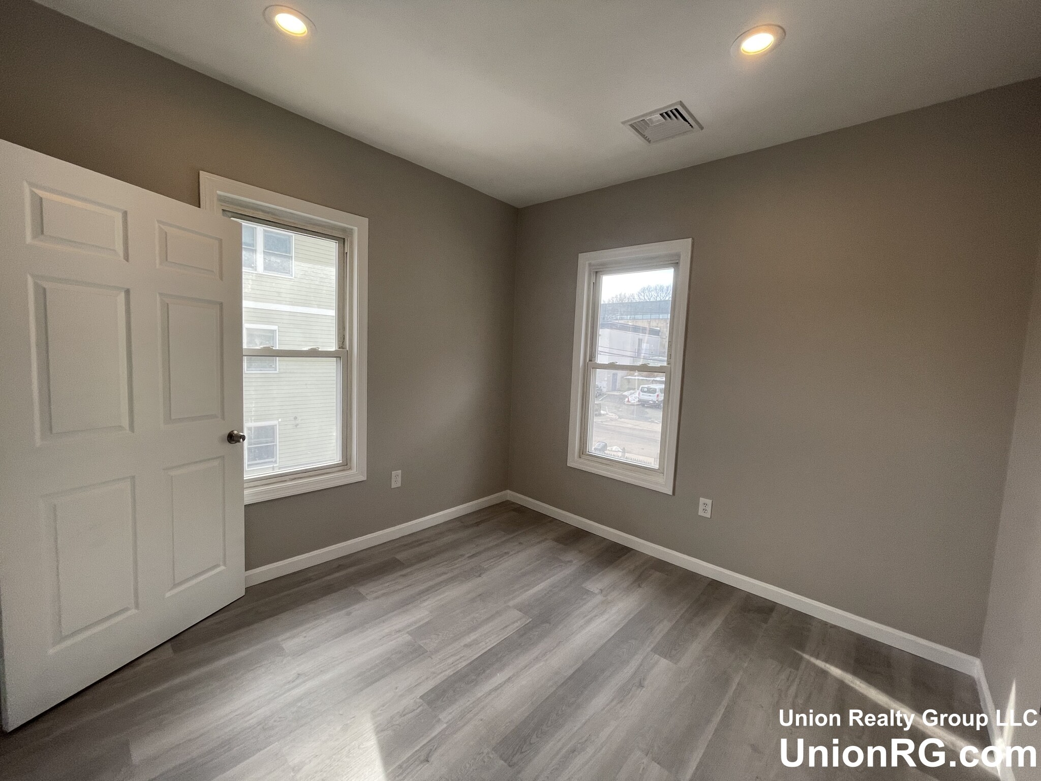5 bed, 2.5 bath apartment for rent at 44 Long Ave Unit 3, Allston — photo 6 of 31
