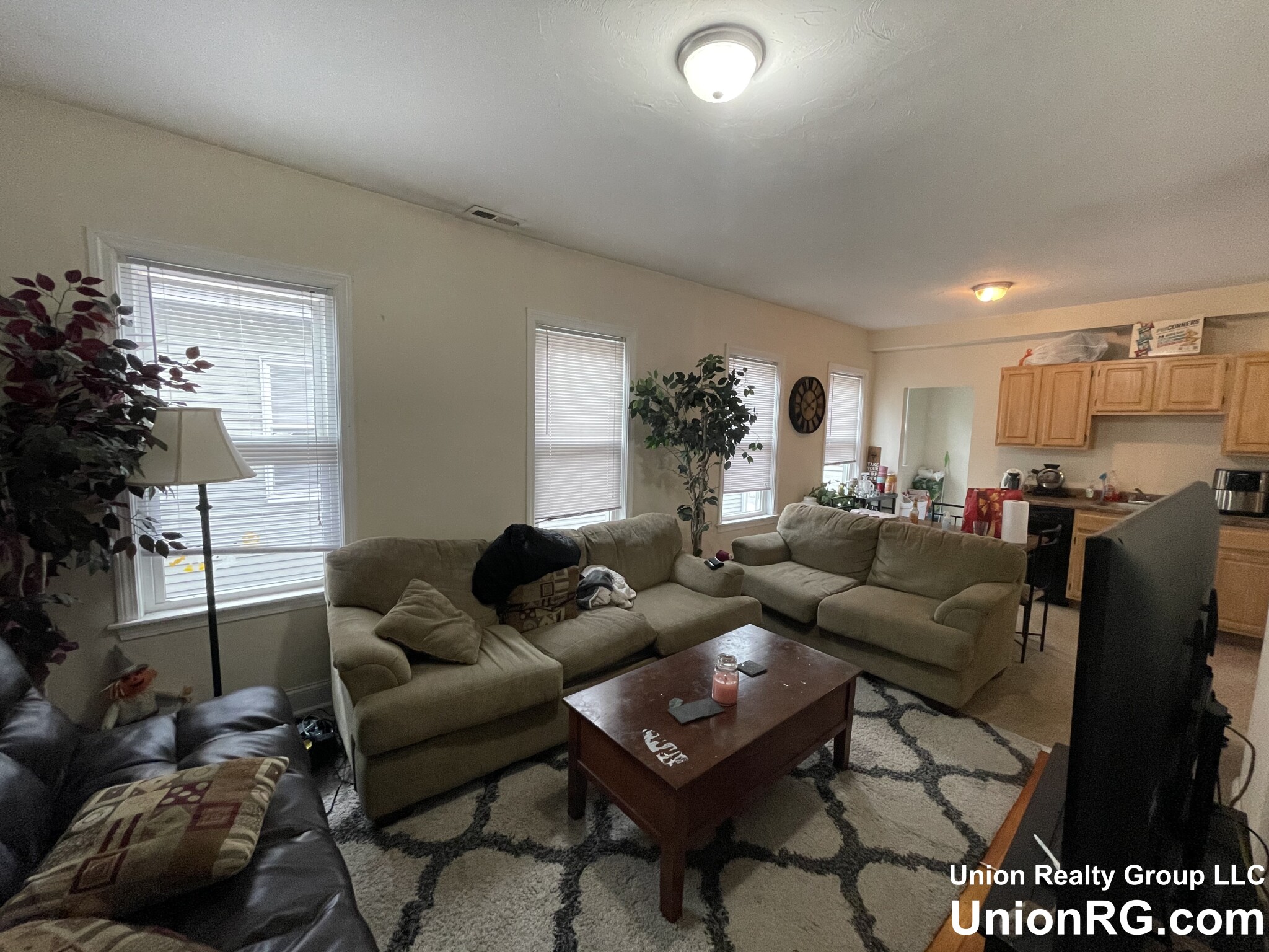 4 bed, 2 bath apartment for rent at 18 Brackett St, Brighton — photo 31 of 32