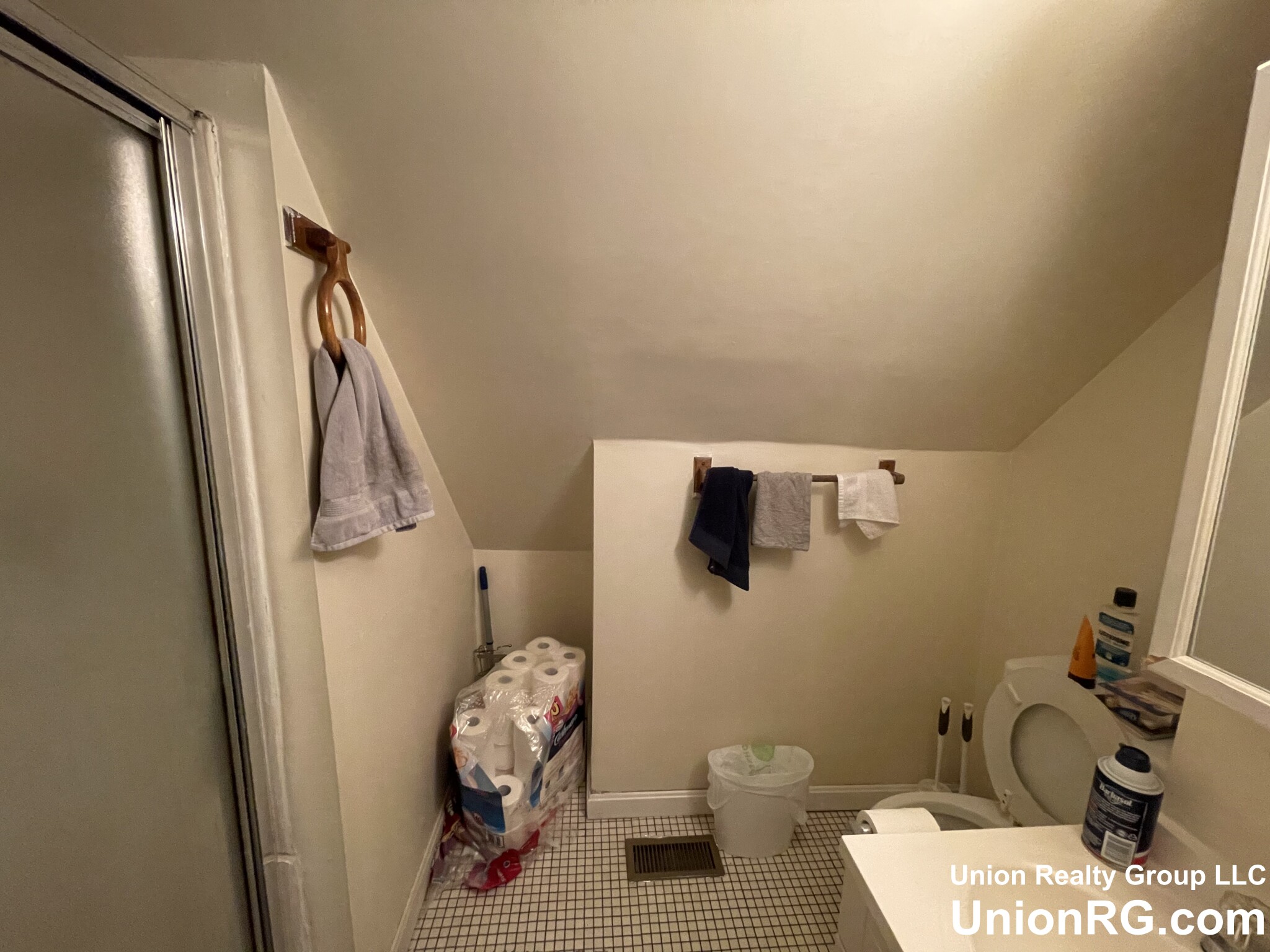 4 bed, 2 bath apartment for rent at 18 Brackett St, Brighton — photo 22 of 32
