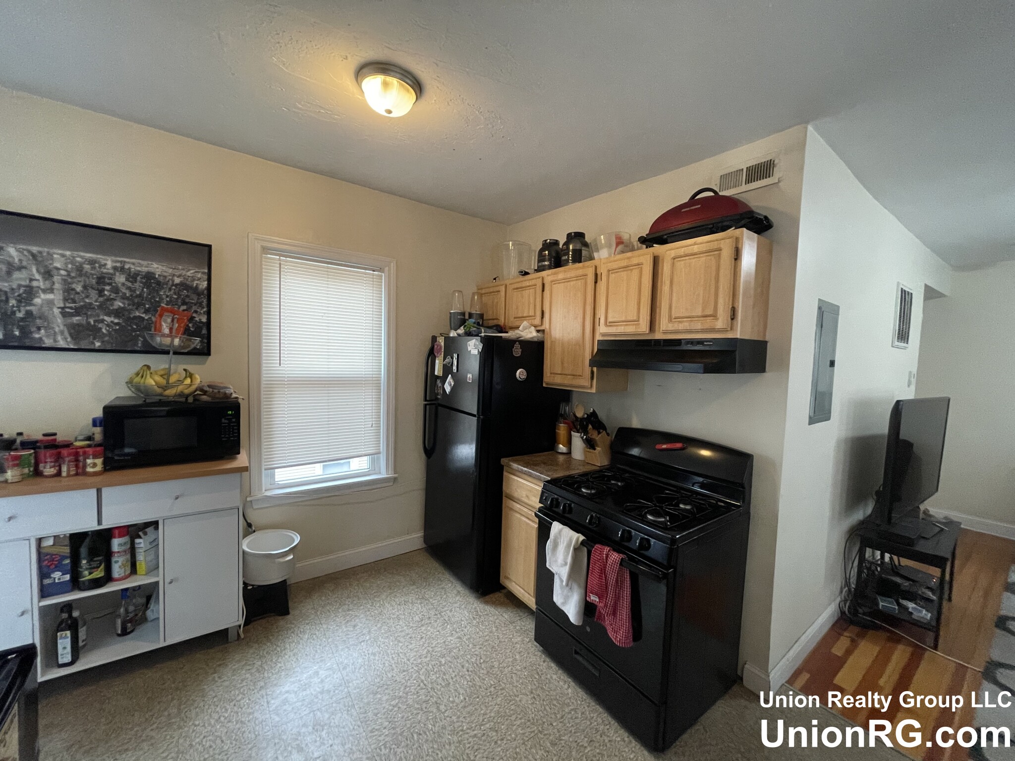 4 bed, 2 bath apartment for rent at 18 Brackett St, Brighton — photo 30 of 32