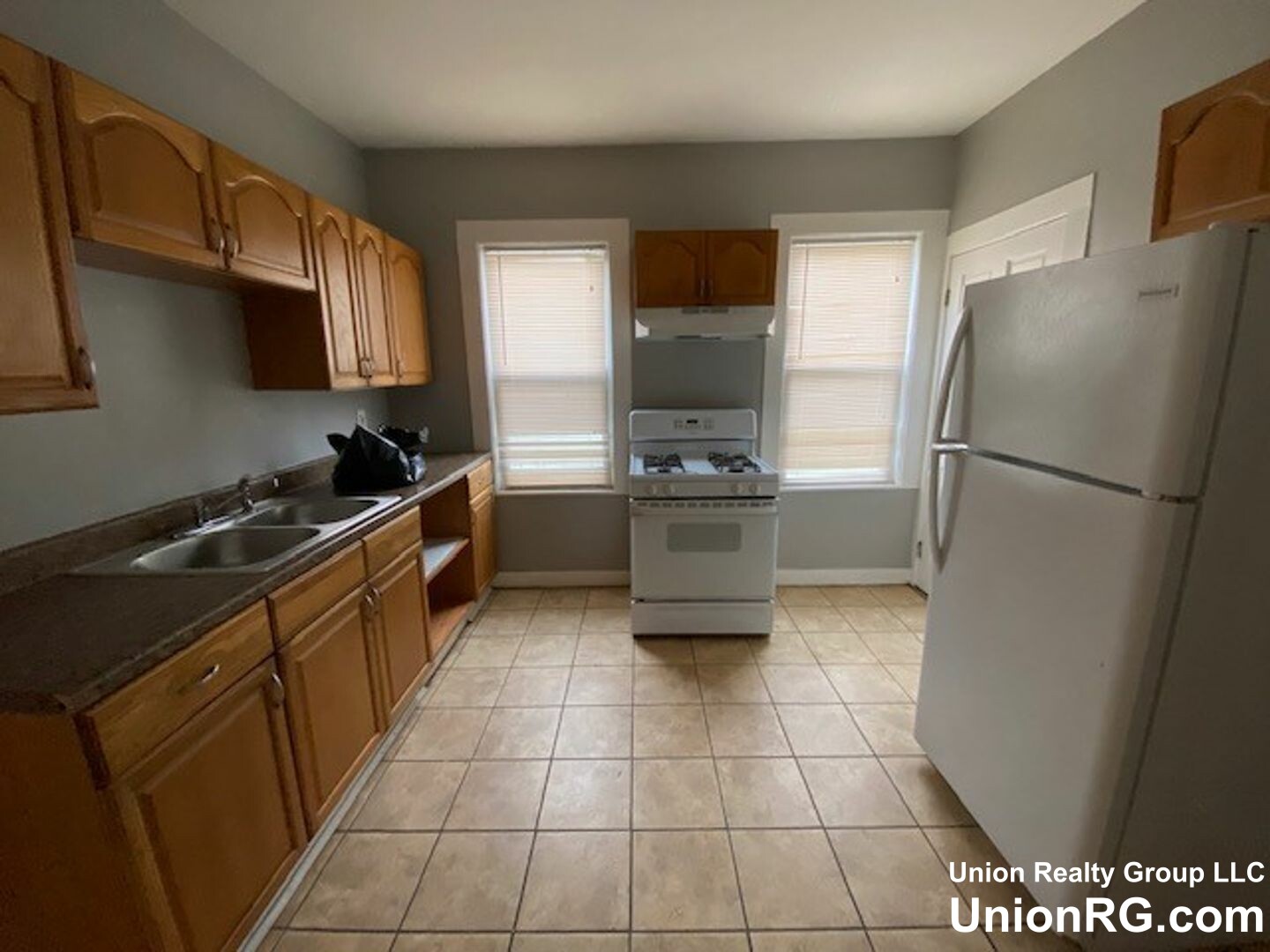 3 bed, 1 bath apartment for rent at 62 Burt St Unit 3, Dorchester — photo 3 of 6