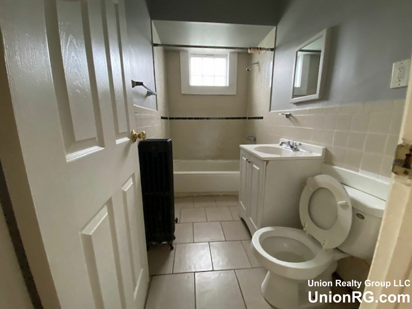 3 bed, 1 bath apartment for rent at 62 Burt St Unit 3, Dorchester — photo 5 of 6